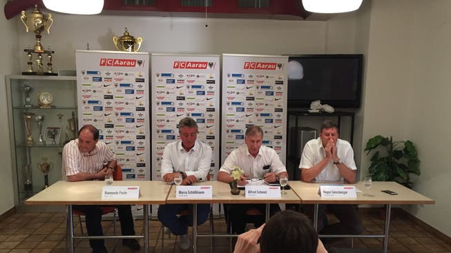 Fünf Tage vor dem ersten Saisonspiel gegen Chiasso blickt die Führung des FC Aarau um Präsident Alfred Schmid, Vizepräsident Roger Geissberger, Sportchef Raimondo Ponte und Trainer Marco Schällibaum auf die neue Saison voraus.