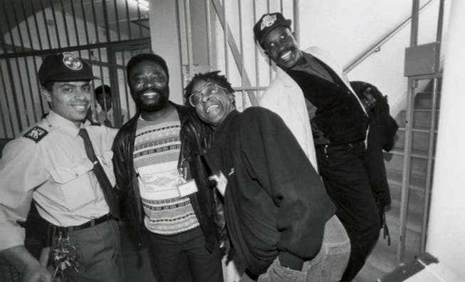 Schällemätteli, 1994: Der Auftritt der Band Osibisa freute nicht nur die Gefangenen, sondern auch das Personal. Foto: ZVG/Baloise Session