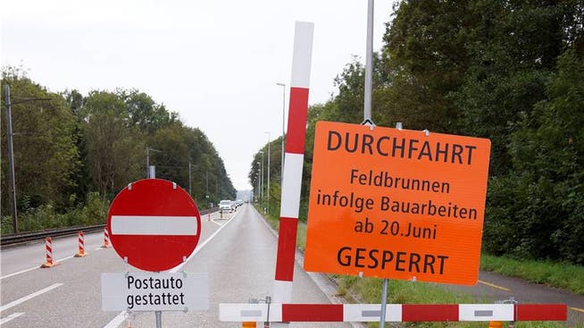 Sperre der Baselstrasse ausgangs Riedholz in Richtung Solothurn.