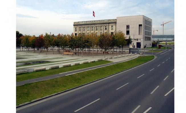 Anlaufstelle für verunsicherte Eidgenossen: Schweizer Botschaft in Berlin. Foto: Keystone