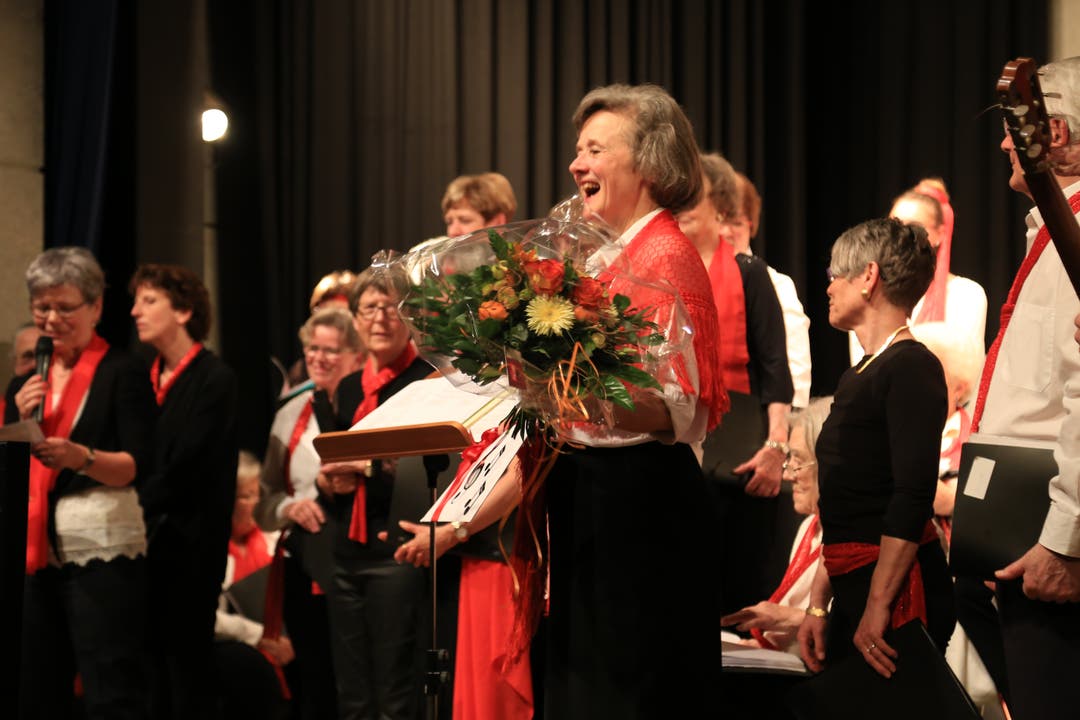Musizierlust und Freude In der Chorleiterin Christine Neuhaus, aber auch in jedem Einzelnen singt ein grossartiges Erlebnis noch lang nach, «Heute hier – morgen dort»!