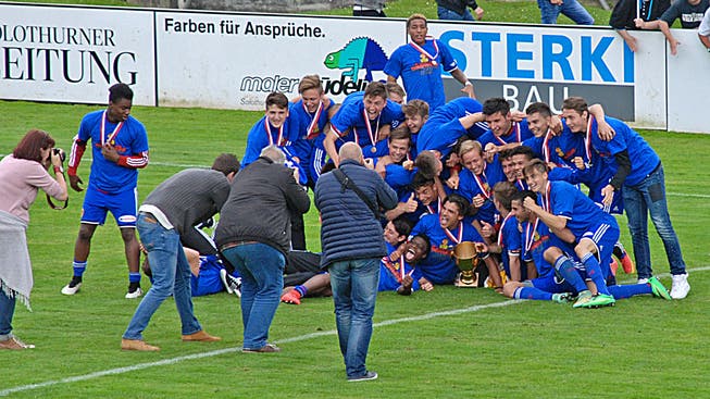 Die Basler U18-Junioren nach dem Cupsieg 2015. Die U16 hat nun die Chance auf den 11. Meistertitel in der 12. Saison. (Archiv)