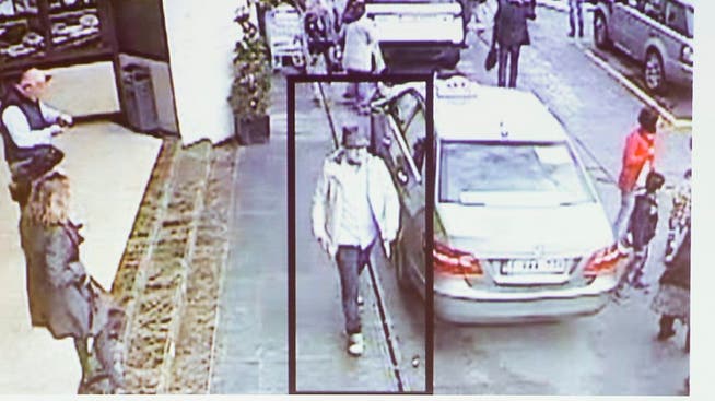 Der "Mann mit dem Hut" ist Mohamed Abrini: Er gehört zur IS-Zelle, die bereits für die Anschläge in Paris verantwortlich war (Archiv)