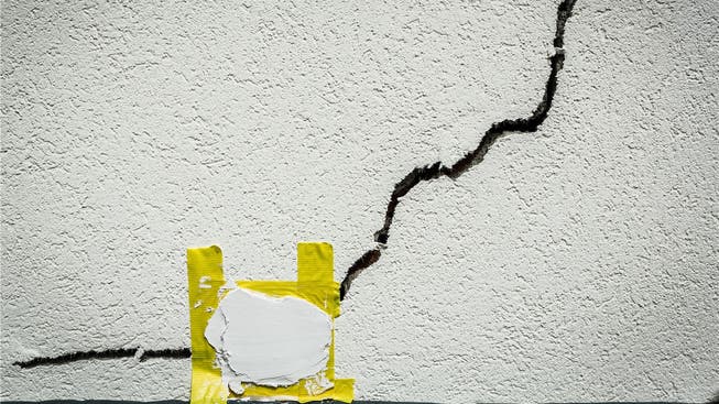 Solche Schäden, wenn sie von einem starken Erdbeben herrühren, sind in der Schweiz nicht abgedeckt. Symbolbild
