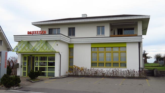 Die Befürchtung ist gross, dass die Raiffeisen-Geschäftsstelle in Aeschi nach einer Fusion aufgegeben wird.