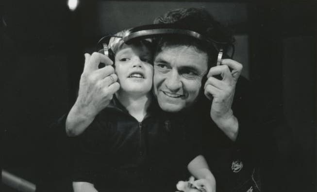 Johnny Cash mit seinem Sohn John Carter Cash. Foto: Jim Marshall Photography