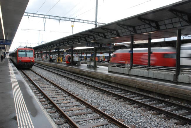 Der Interregio von Zürich nach Bern sollte heute um 18.44 in Aarau halten. Doch: Der Lokführer vergass anzuhalten.