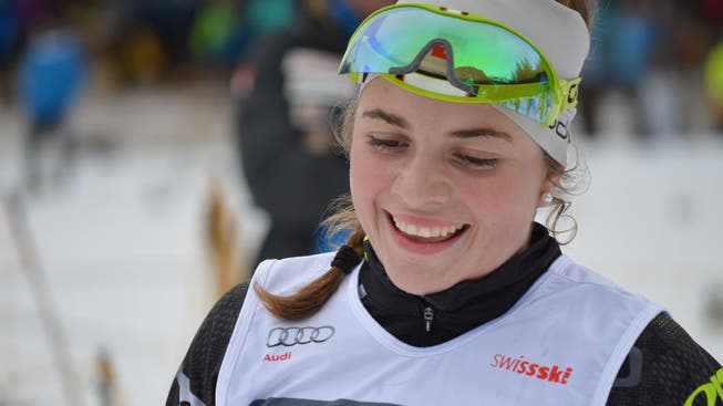 Seraina König freut sich über den Triumph an der nationalen Biathlon Nachwuchsmeisterschaft.