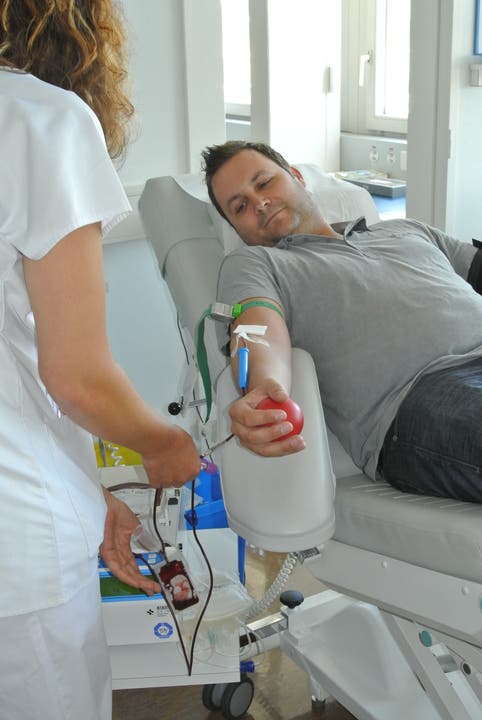 2012 spendete Andy Nyffenegger am Weltblutspendetag im Bürgerspital Blut.
