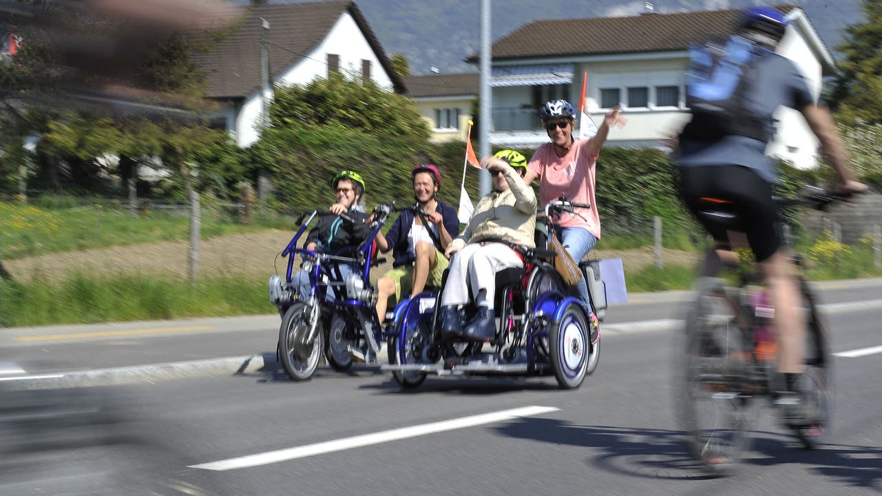 Mit diesen Gefährten kommen sogar Rollstuhlfahrer in den Genuss des slowUp