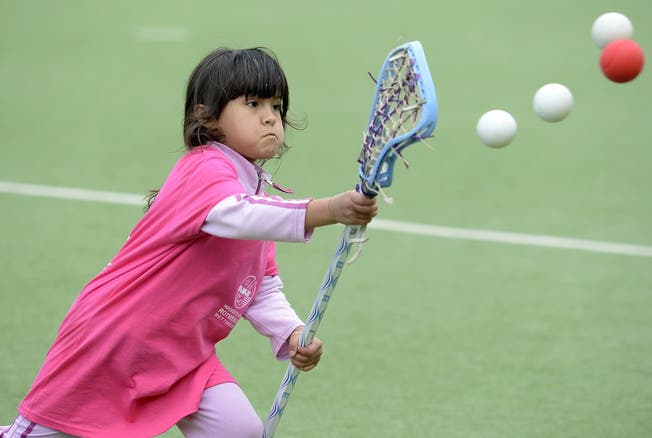 Kinder sollen Sportarten spielerisch kennen lernen. Das ist das Ziel der polysportiven Woche. (archiv)