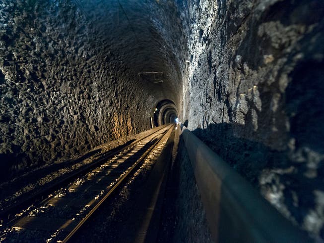 Der mehr als 100 Jahre alte Weissensteintunnel auf der Bahnstrecke Solothurn-Moutier wird saniert. Mit dem Entscheid erfüllt der Bund einen grossen Wunsch der Region.