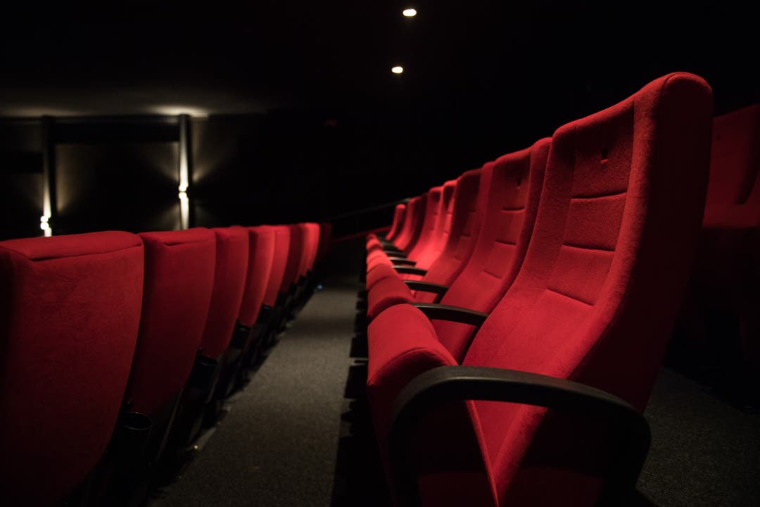 Blick hinter die Kulissen des Kino Canva in Zuchwil. Noch sind die Stuhlreihen leer, das wird sich aber bald ändern.
