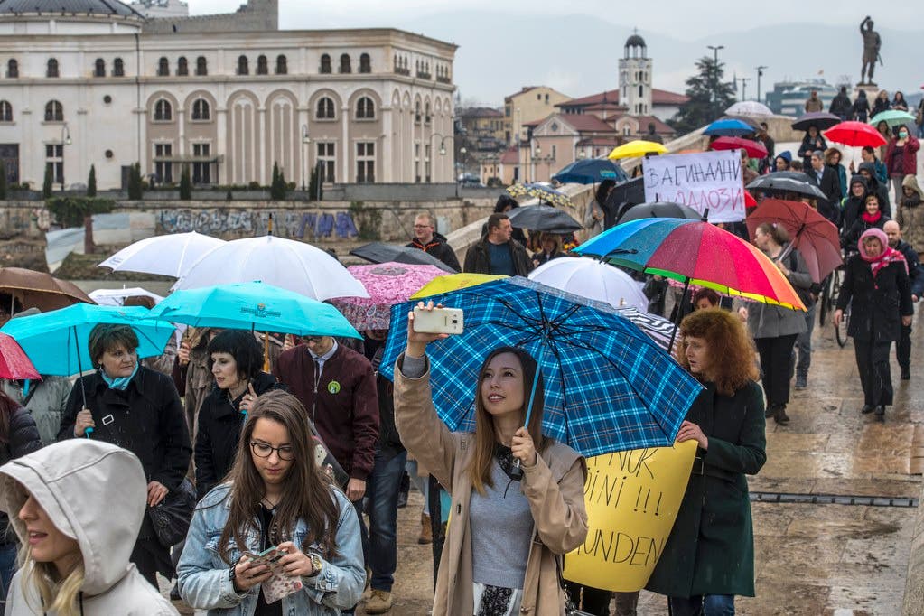 Skopje, Mazedonien Organisiert durch eine NGO gehen Frauen für Geschlechtergleicheit auf die Strasse.