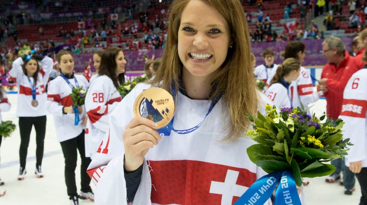 Florence Schelling verlängert mit dem Linköping HC
