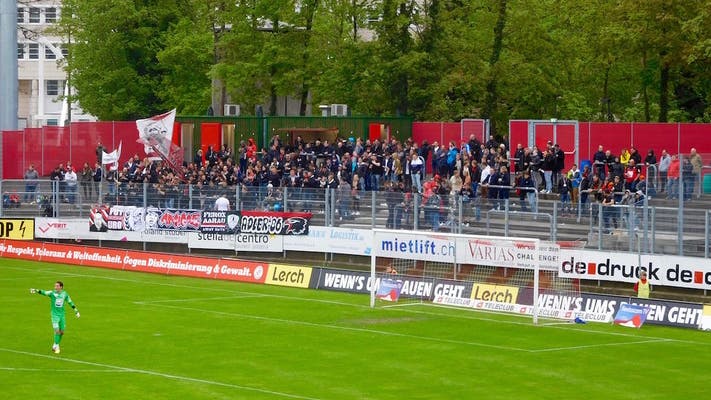 Rund 150 Aarau-Fans fanden unter garstigen Wetterbedingungen den Weg nach Winterthur.