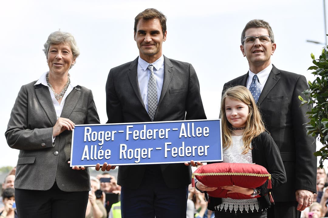 Roger Federer weiht in Biel seine Allee ein