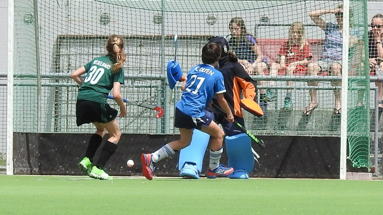 Nina Buri erzielt das 1:0 gegen Luzern.