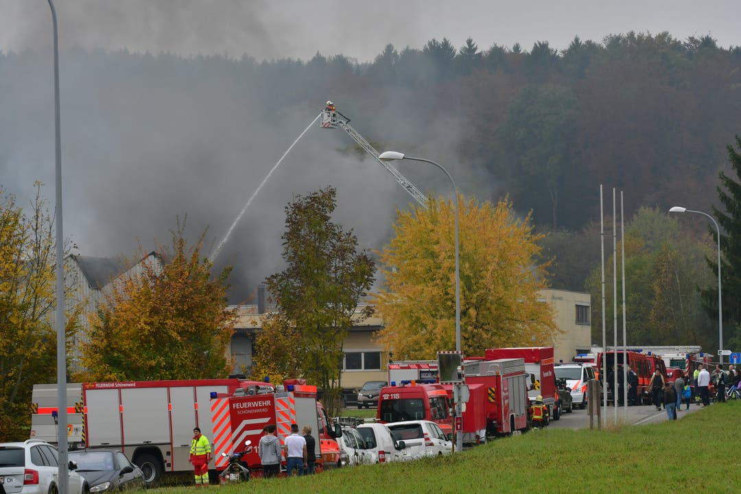 In der Härterei Schmid an der Industriestrasse in Dulliken richtet ein Brand grossen Sachschaden an.