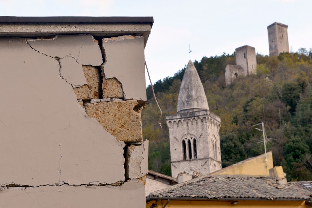 26.Oktober 2016 2 Monate nach dem verheerenden Beben wird die Erde in Italien erneut erschüttert. Zwei Beben mit 5,4 und 5.9 auf der Richterskala werden registriert.
