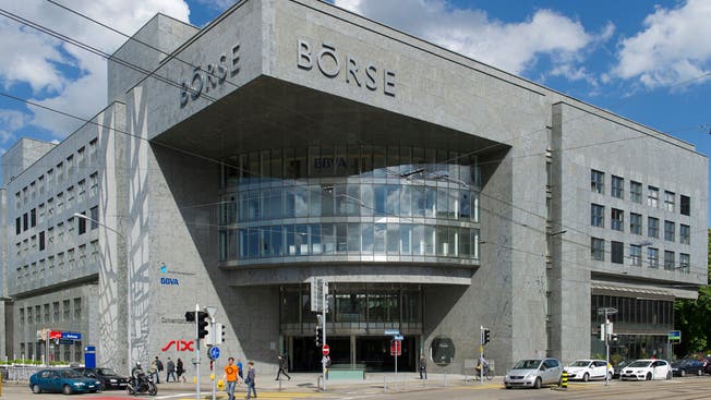 Die Kurse fallen an der Börse in Zürich. (Archiv)