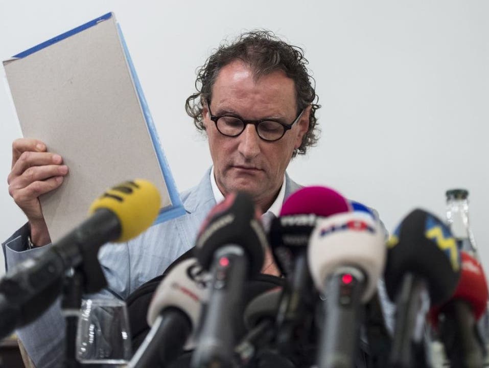 Geri Müller entschuldigte sich am 19. August 2014 vor den Medien bei seinem Umfeld für den "grossen Fehler". (Archivbild)