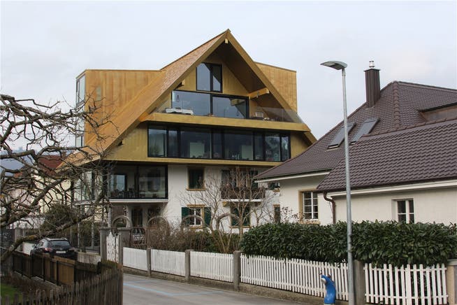 Gestern präsentierte sich die Liegenschaft am Hinterer Steinacker 9 mit dem Goldenen Dacherl so.