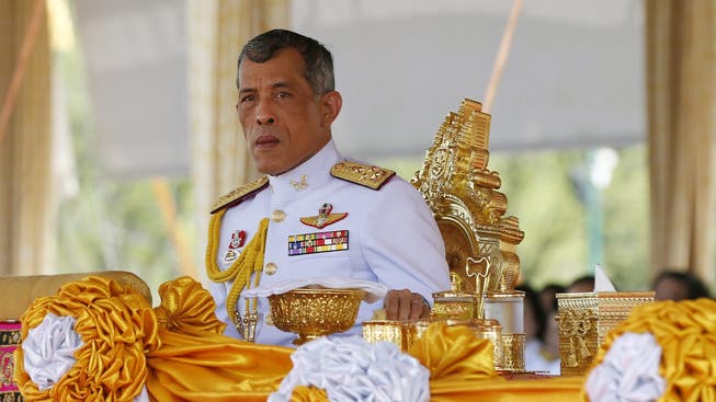 Uniform statt Unterhemd: Prinz Vajiralongkorn ist bald Oberbefehlshaber der Königlichen Streitkräfte.