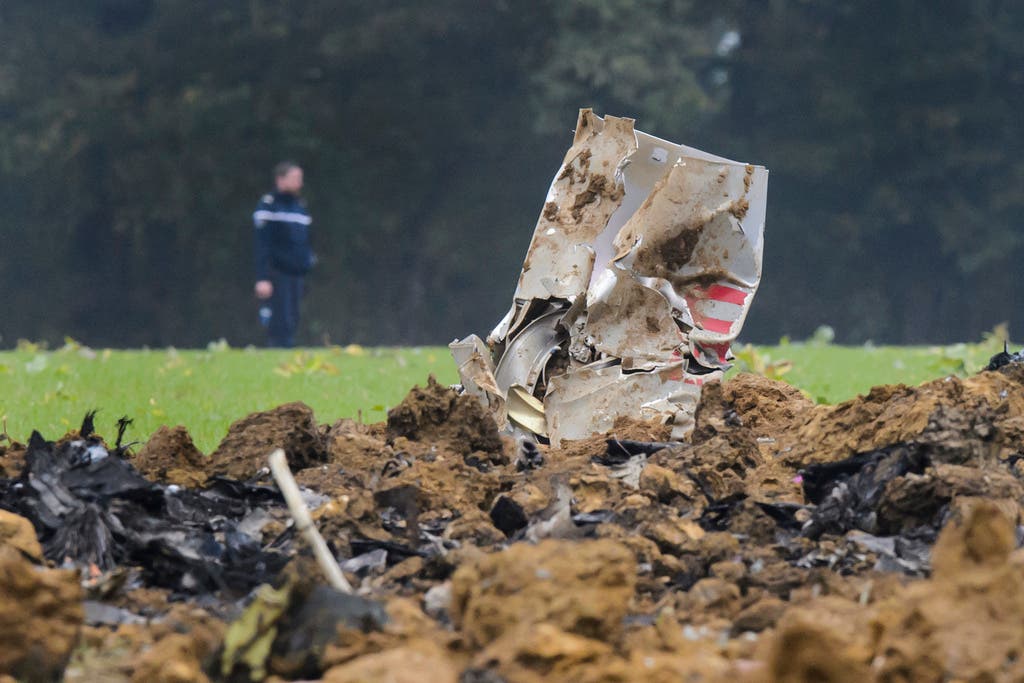 14. Oktober 2015 Eine zweisitzige F/A-18 stürzt im gemeinsamen Trainingsraum mit Frankreich südöstlich von Besançon ab. Der Pilot wird verletzt.
