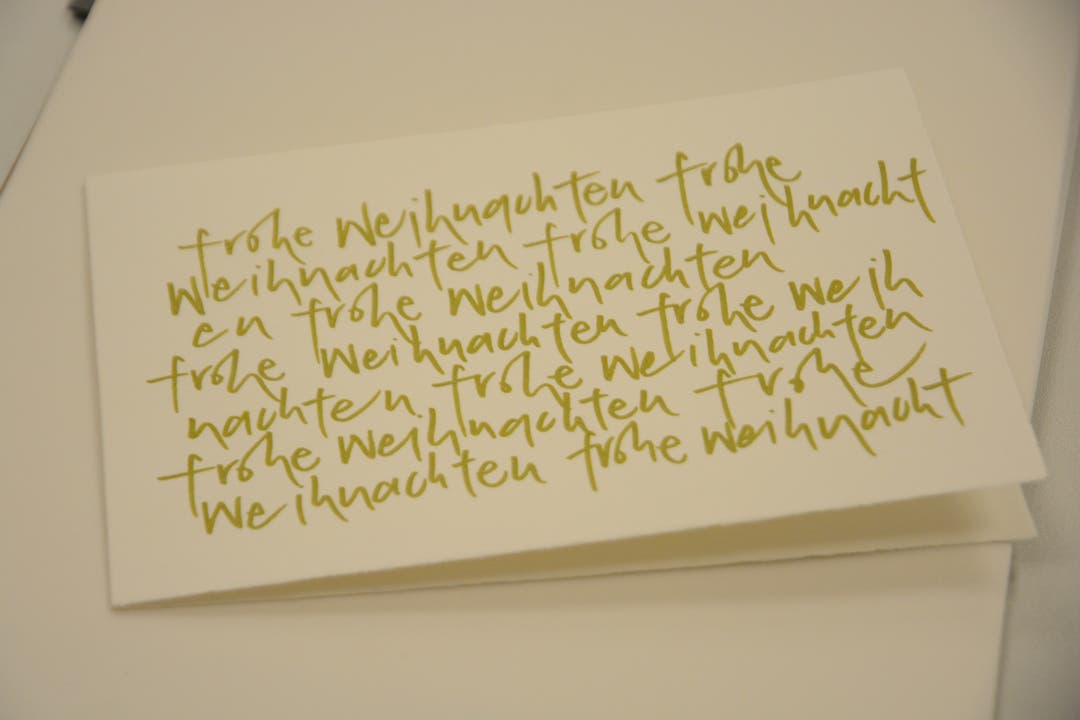 Wer selbst keine schöne Handschrift hat, kann sich die von Cornelia Studers «ausleihen»