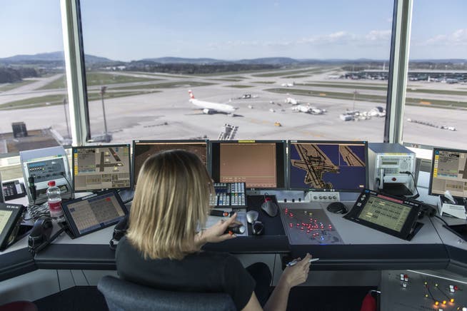 Die vielen Kreuzungspunkte am Flughafen Zürich sind zum Teil lärmpolitisch bedingt und erschweren die Arbeit der Controller.