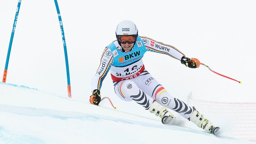 Der Deutsche Josef Ferstl während dem Super-G von St. Moritz.