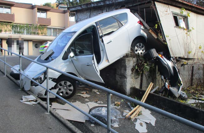 Nussbaumen: Autofahrer durchbrach Garage