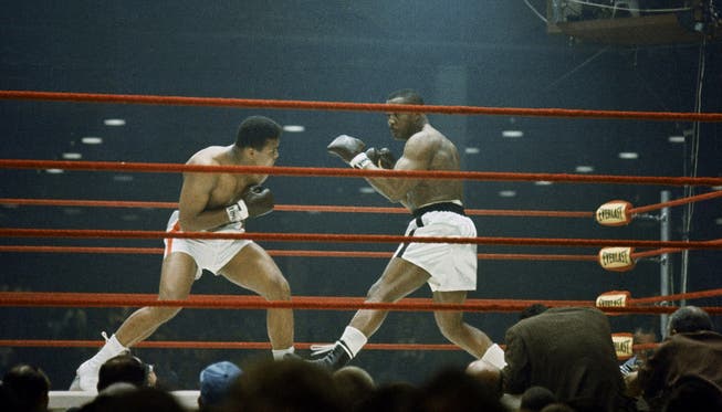 «Schwebe wie ein Schmetterling, stich wie eine Biene», sagt Muhammad Ali vor dem Kampf gegen Sonny Liston.