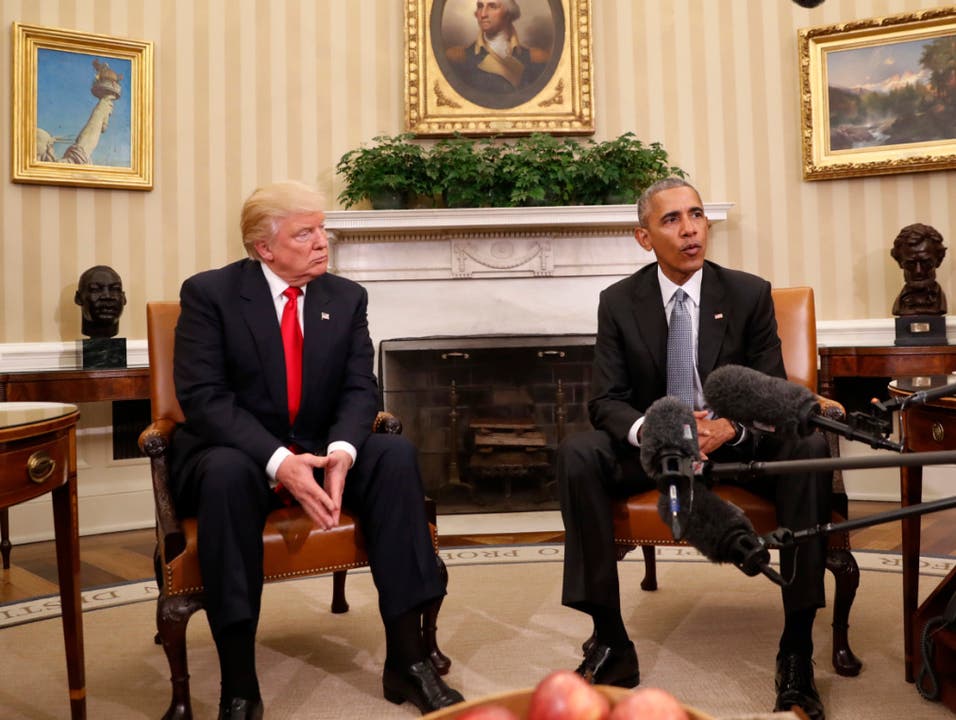 November 2016: Der neugewählte 45. US-Präsident Donald Trump bei seinem ersten Besuch im Weissen Haus bei Barack Obama. Der erklärt, dass er alles Mögliche für einen reibungslosen Übergang tun werde.