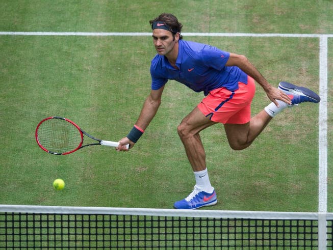 Zurück auf Rasenplätzen: Roger Federer vor einem Jahr in Halle.