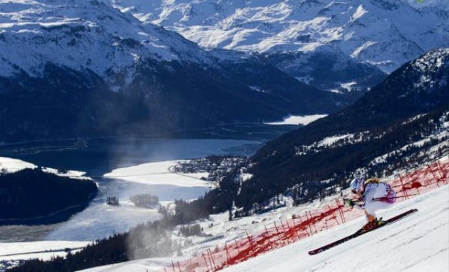 Tina Weirather fährt bei perfekten Bedingungen in St. Moritz überragend und gewinnt das zweite Weltcup-Rennen ihrer Karriere. Foto: Peter Klaunzer/Keystone