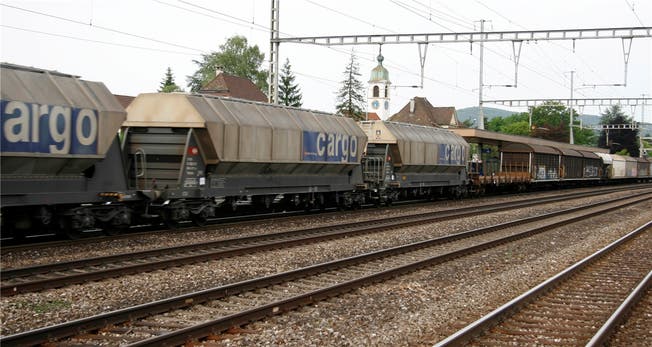 Ein Güterzug, in Mägenwil erwarten sie mehr Lärm