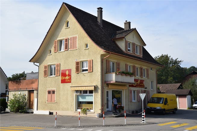Die Bäckerei an der Dorfstrasse ist seit letzter Woche nicht mehr in Betrieb. Die Postagentur bleibt bis mindestens Ende März noch bestehen.