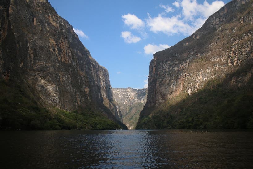 Unsere Woche beginnt mit einem Tagesausflug zum Canon del Sumidero, ein Canyon mit bis zu über 1'000 Meter hoch aufragenden Felswänden.