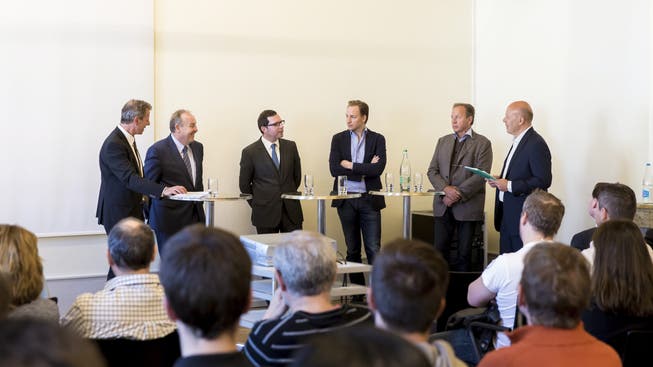 Die Podiumsteilnehmer (v.l.): Werner Mathys, Robert Häusler, Stefan Schrämli, Ronnie Schneitter, Peter Schneitter und Michael Hug.