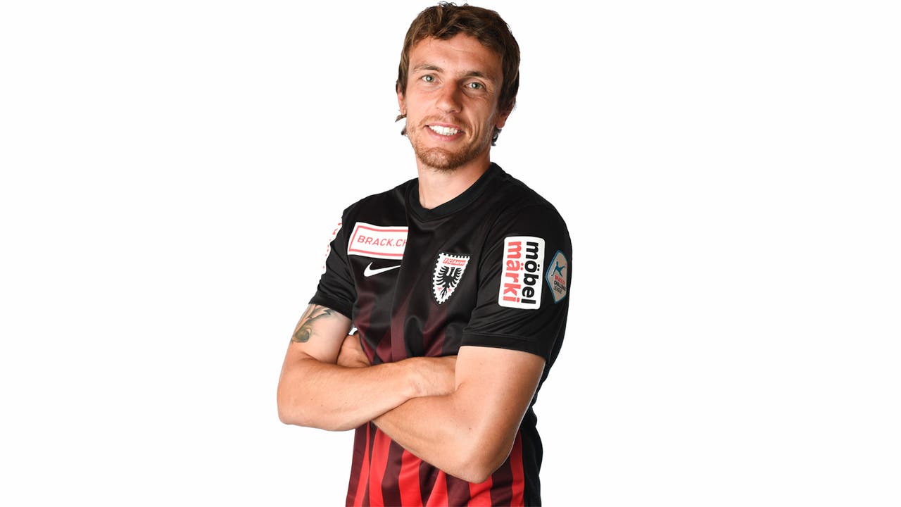 Geoffrey Tréand: Note 3 Wie alle Mittelfeldspieler des FC Aarau zog auch er einen schwarzen Tag ein. Er blieb wirkungslos und ohne jede Torgefahr.