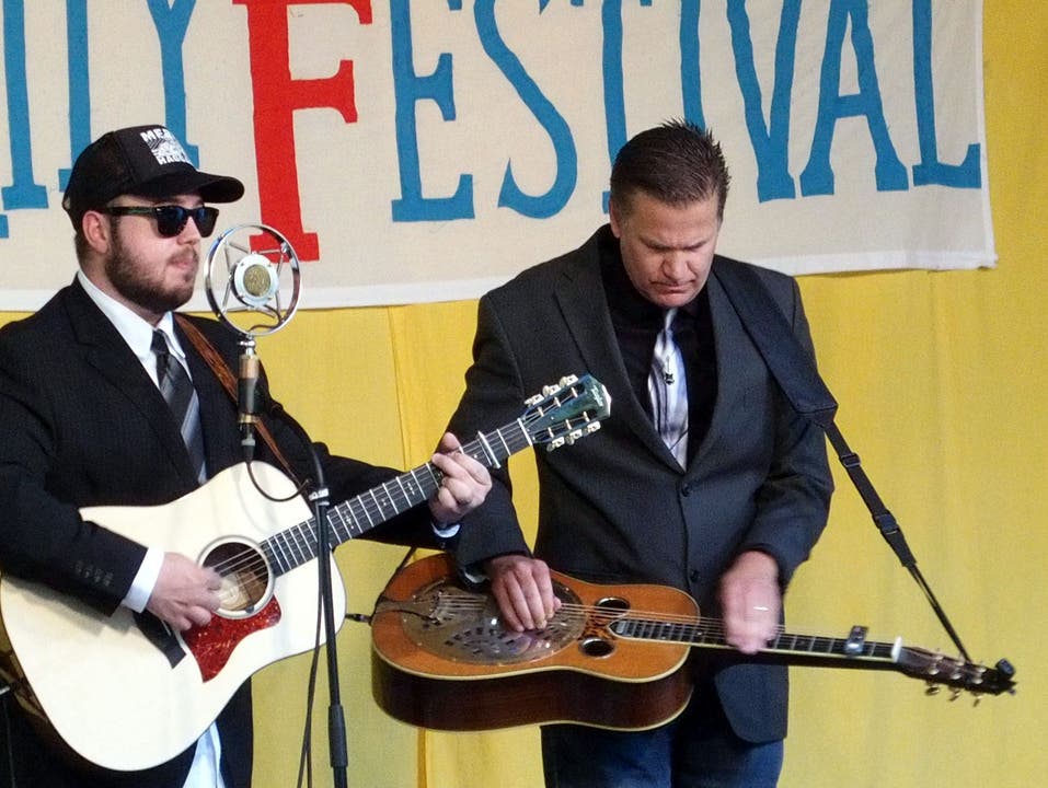 Trey Hensley (Gitarre) und Rob Ickes (Dobro) aus den USA gehören zu den absoluten Superstars der Bluegrass-Szene