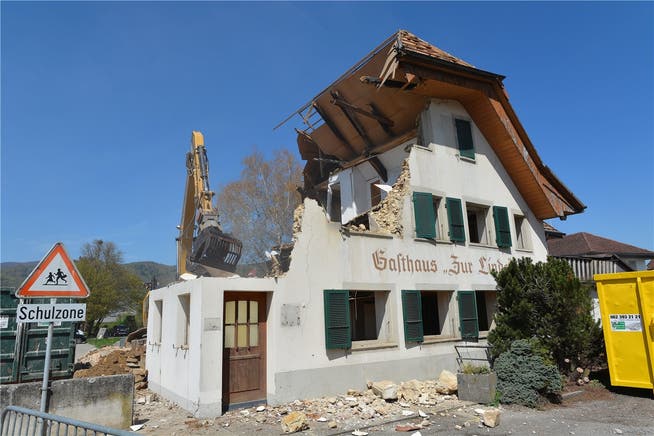 Die Geschichte des seit 2009 geschlossenen Gasthauses Zur Linde in Niederbuchsiten findet diese Tage ein jähes Ende.