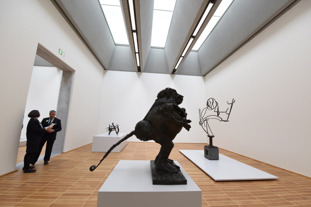 Die Ausstellung im Neubau des Kunstmuseums zeigt dreidimensionale Kunst von 1946 bis heute.