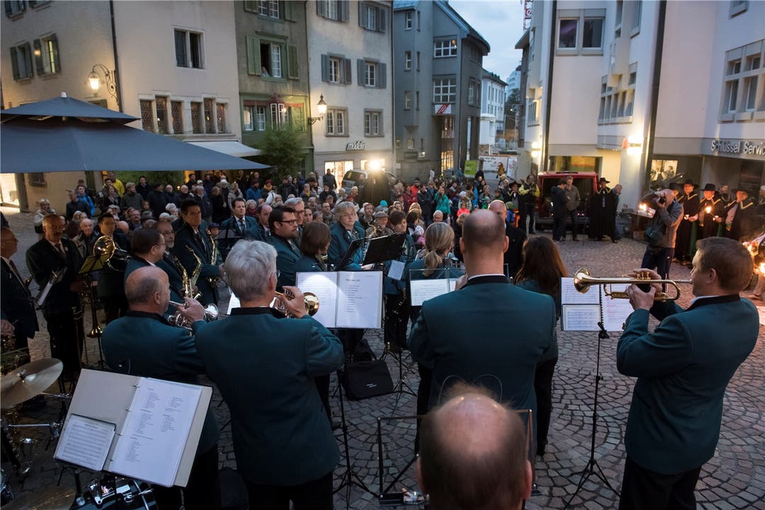 Die Harmonie Rohrdorf spielte Zunftmusik auf dem Cordulaplatz.