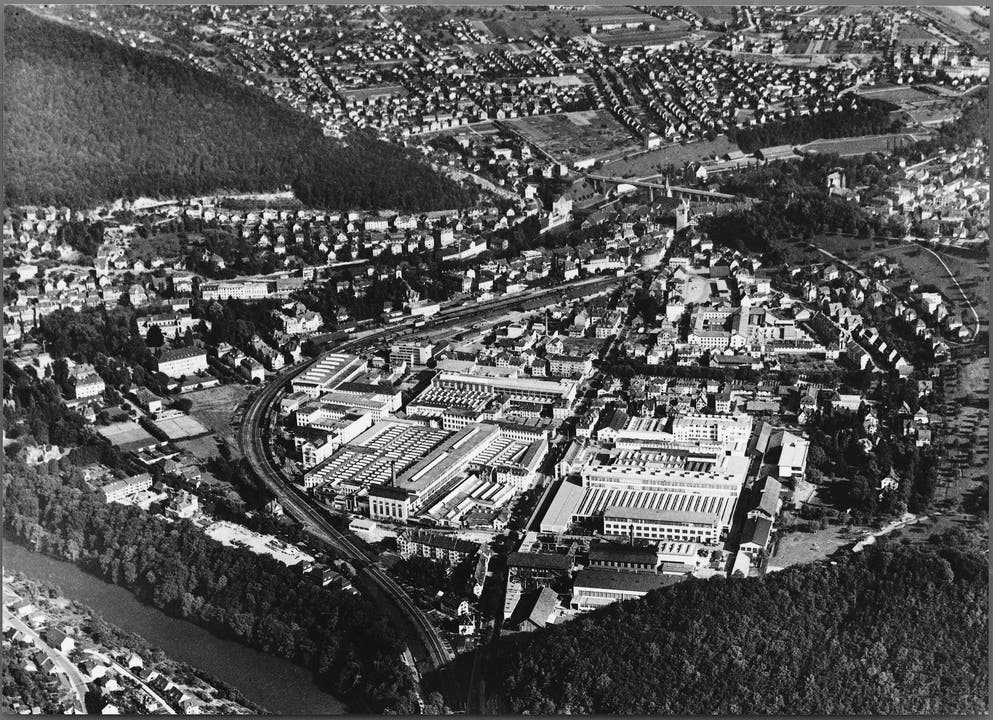 Bis 1951 wuchs nicht nur das Fabrikareal noch einmal markant, sondern auch die Arbeitersiedlungen in Wettingen.