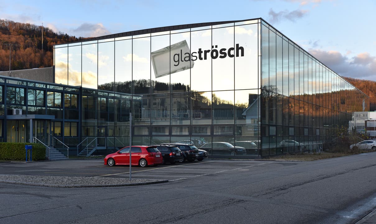 Niederamt 2016: Was auch noch geschah Januar: Kurz nach Jahresbeginn kündigt Glas Trösch die Schliessung seines Werks in Trimbach an, das auf die Automobilindustrie spezialisiert ist. 38 von 52 Mitarbeitenden verlieren ihre Stellen.