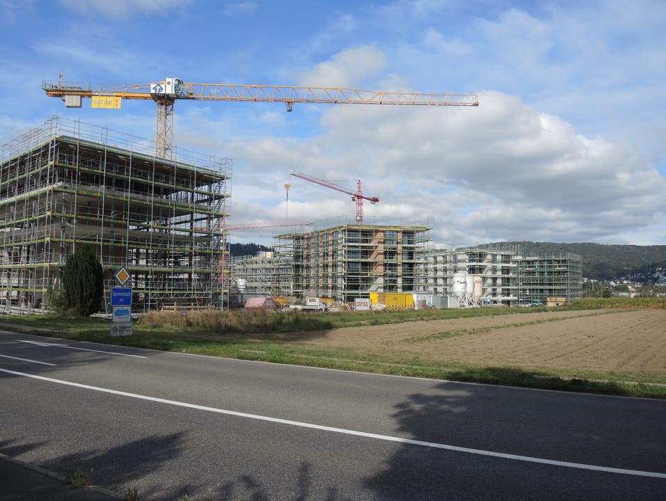 In der Überbauung Kreuzäcker entstehen insgesamt 160 Wohnungen und das neue Vier-Stern-Hotel Hilton Garden.