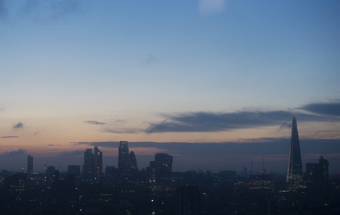 Morgendämmerung über London.